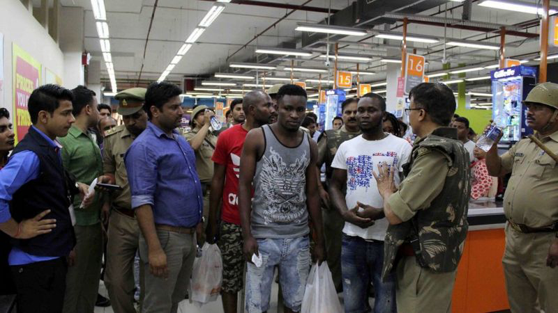 Mob of Africans Protest Indian Police’s Attempt to Detain Nigerians Overstaying Visas | The African Exponent.